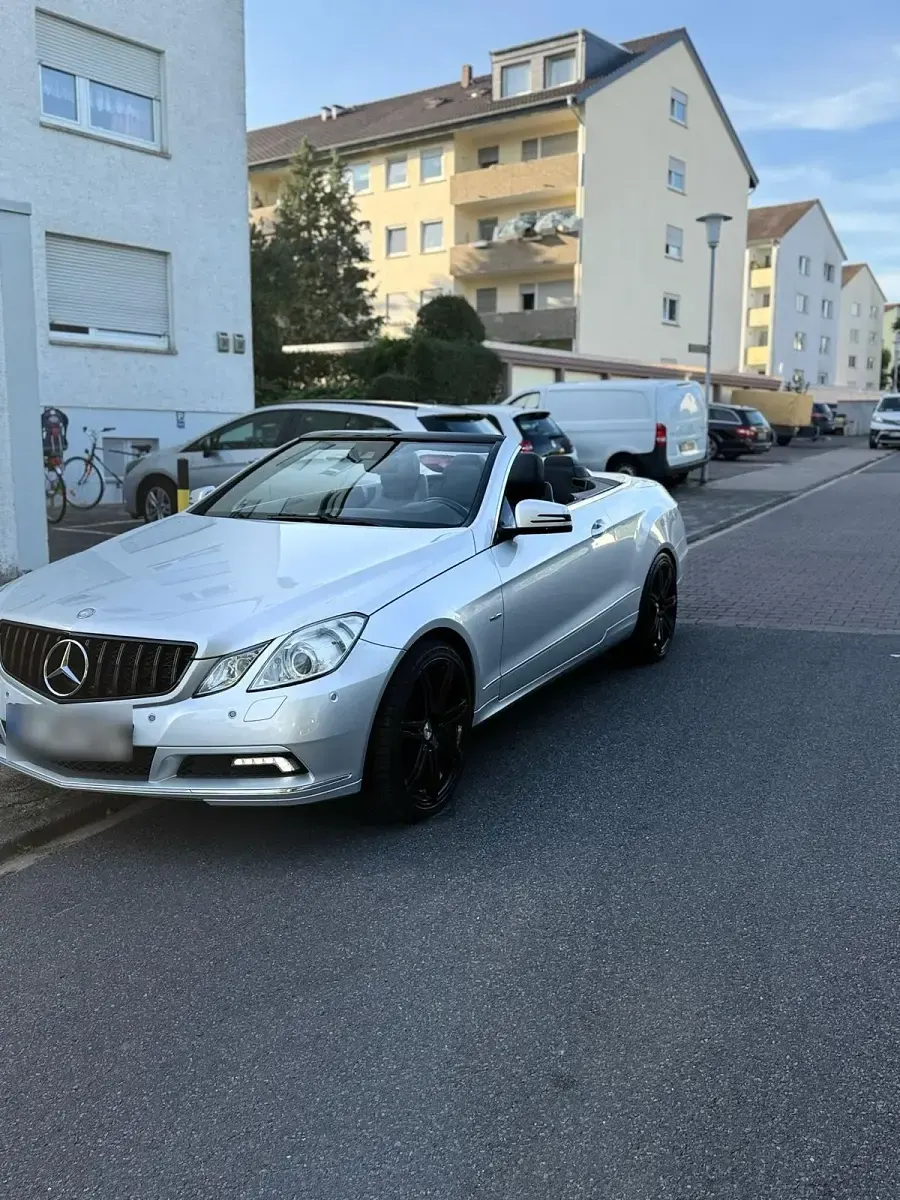 Gebraucht Mercedes E250 204 PS (150 kW) 2010 Silber Cabrio