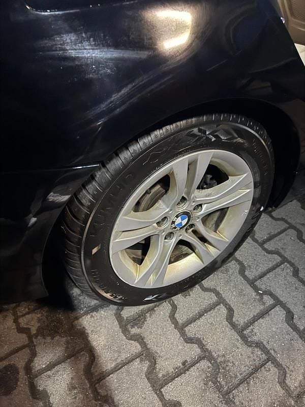 Gebraucht BMW 320 143 PS (105 kW) 2009 Schwarz Kombi