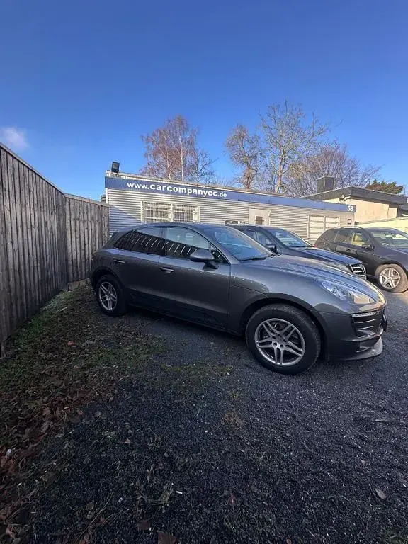 Gebraucht Porsche Macan S 258 PS (189 kW) 2017 Grau SUV