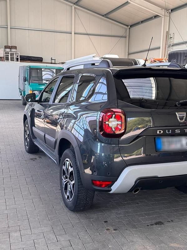 Second-hand Dacia Duster 150 CP (110 kW) 2021 Gri SUV