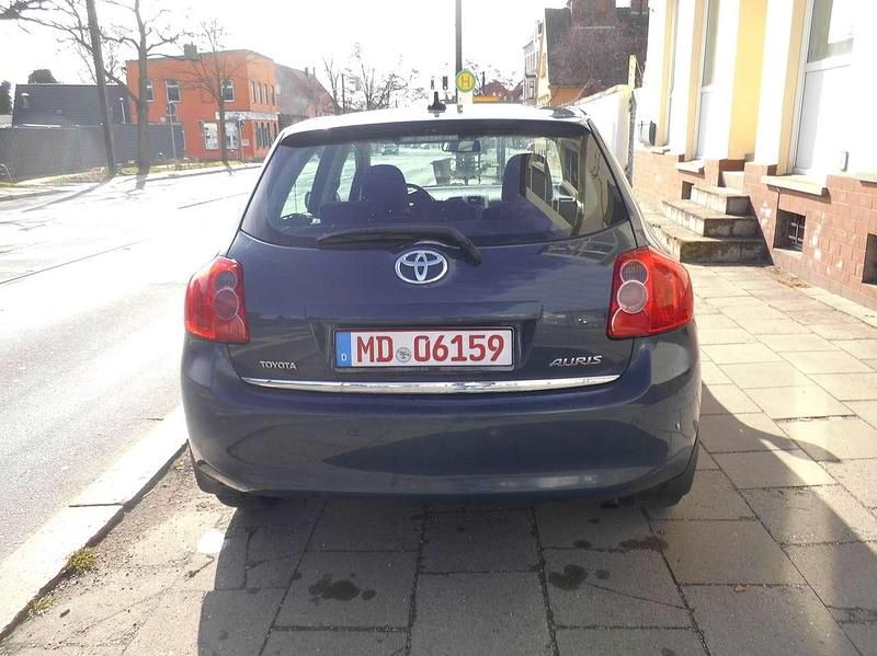 Gebraucht Toyota Auris Executive 124 PS (91 kW) 2007 Dark blue metallic Kleinwagen