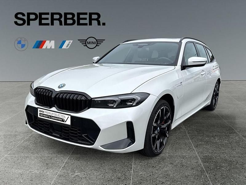 Weiß Gebraucht 2024 BMW 330e M Sport Limousine | 51.490 € (Teuer) - Bild 1/4