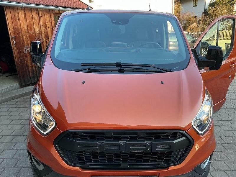 Gebraucht Ford Transit Custom 170 PS (125 kW) 2023 Orange Van / Kleinbus