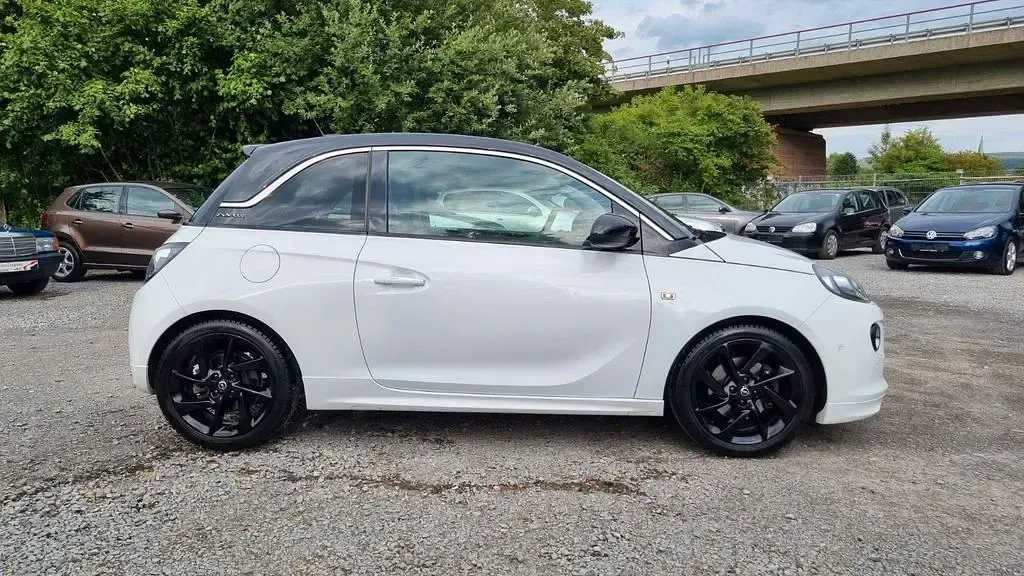 Gebraucht Opel Adam Unlimited 116 PS (85 kW) 2017 Schneeweiss/olympic/summit whi Kleinwagen
