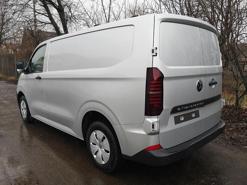 Neu VW T6.1 100 kW (136 PS) 2026 Light grey metallic Van