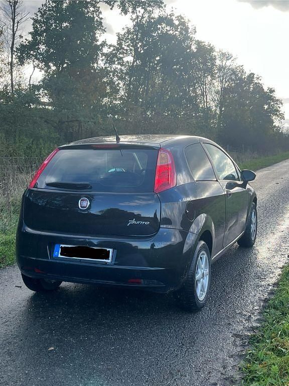 Schwarz Gebraucht 2006 Fiat Punto Active Limousine | 800 € (Superpreis) - Bild 1/4