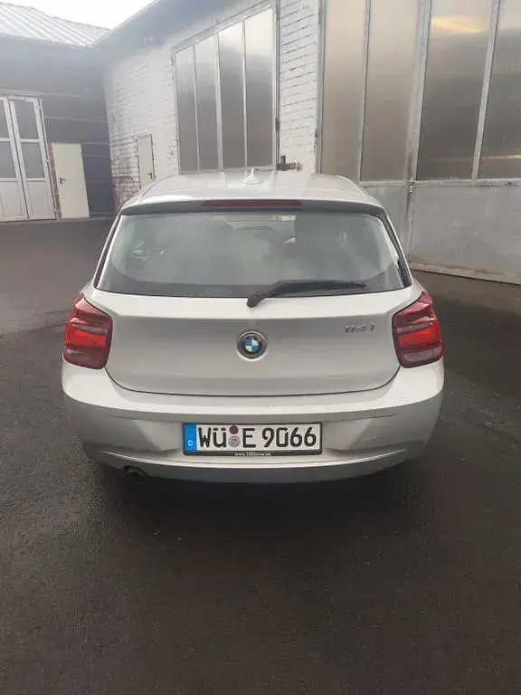 Gebraucht BMW 114 102 PS (75 kW) 2012 Silber Kleinwagen