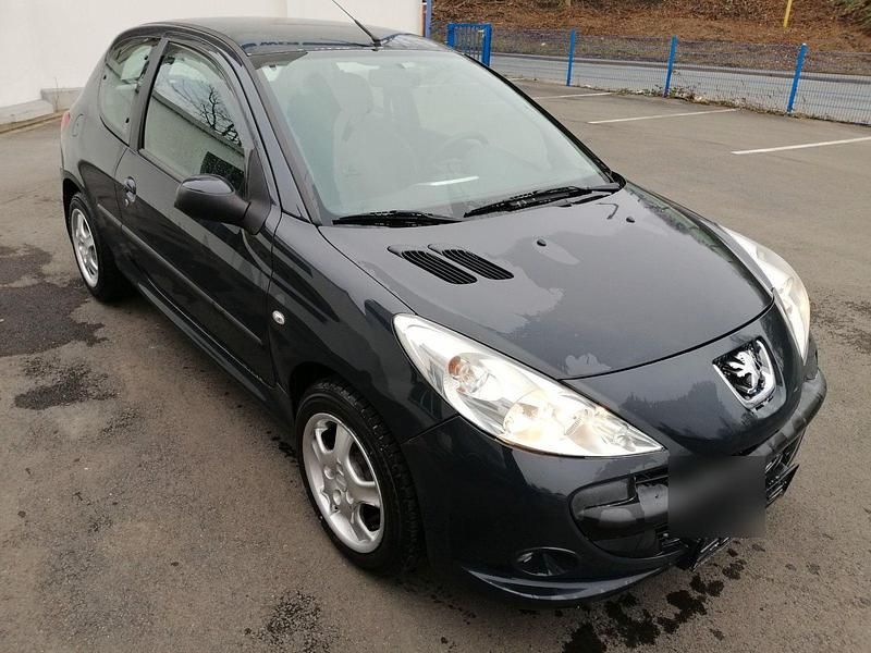 Schwarz Gebraucht 2012 Peugeot 206+ Kleinwagen | 2.000 € (Guter Preis) - Bild 1/4