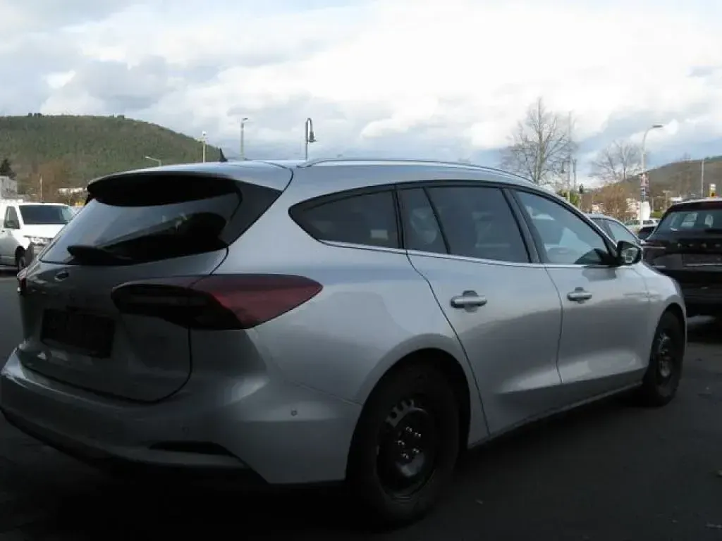 Gebraucht Ford Focus Titanium X 116 PS (85 kW) 2023 Unbekannt (metallic) Kombi