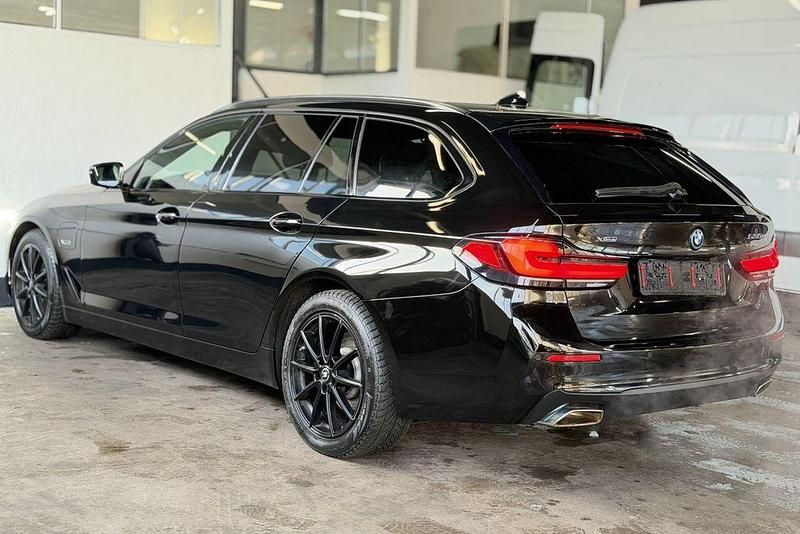 Gebraucht BMW 530e Sport Line 184 PS (135 kW) 2022 Schwarz ii Kombi