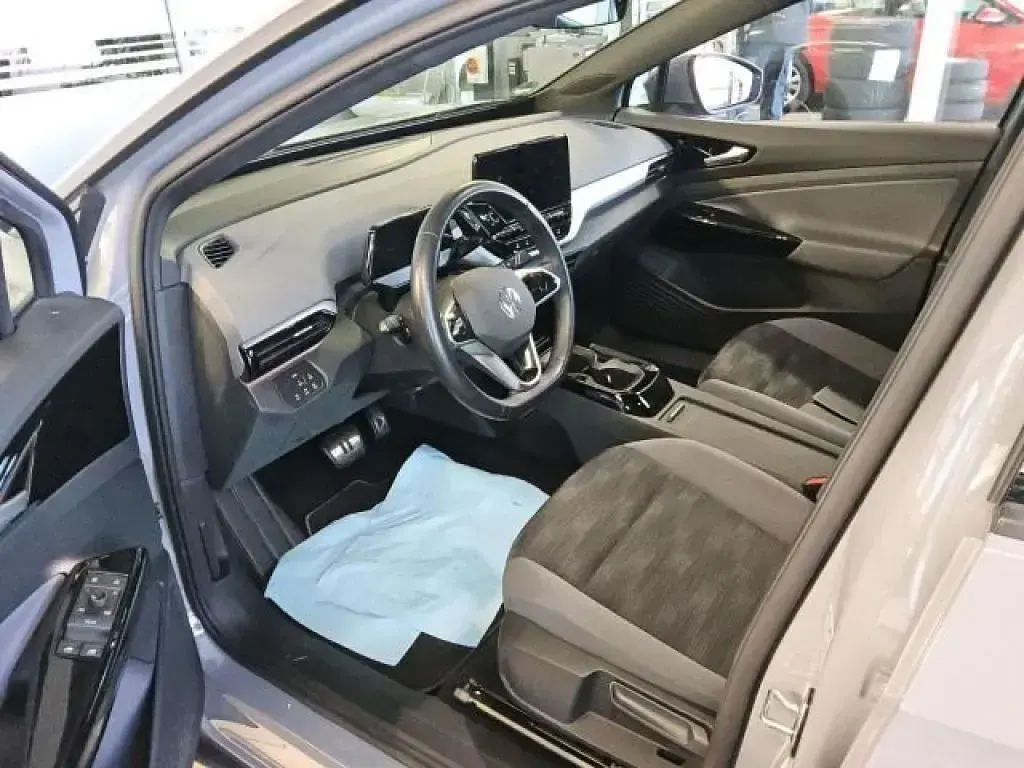 Gebraucht VW ID.4 Pro Performance 150 kW (204 PS) 2023 Mondsteingrau SUV