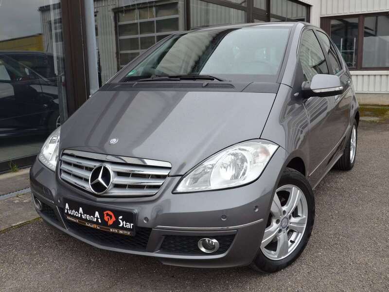 Mountaingrau met. Gebraucht 2012 Mercedes A180 Avantgarde Kleinwagen | 6.890 € (Fairer Preis) - Bild 1/4