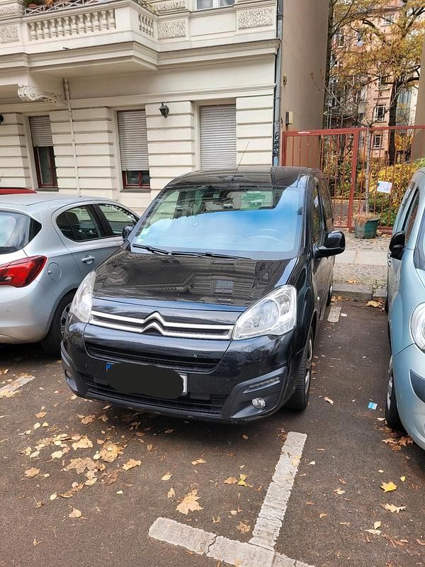 Schwarz Gebraucht 2018 Citroën Berlingo Van / Kleinbus | 11.800 € (Fairer Preis) - Bild 1/4