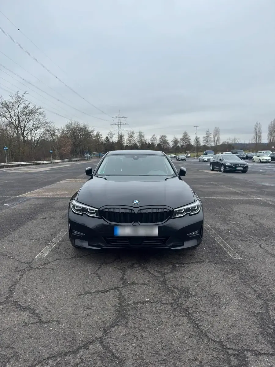 Gebraucht BMW 320 190 PS (139 kW) 2019 Schwarz Limousine