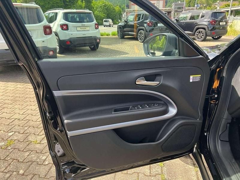 Gebraucht Jeep Avenger North 145 PS (106 kW) 2025 Solid black SUV