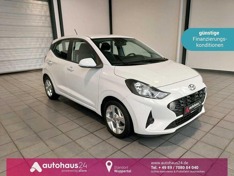Weiß Gebraucht 2023 Hyundai i10 Trend Kleinwagen | 11.990 € (Fairer Preis) - Bild 1/4