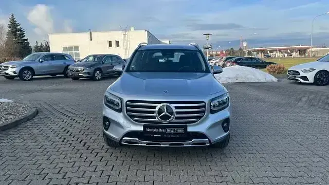 Gebraucht Mercedes GLB200 150 PS (110 kW) 2024 Lack hightechsilber SUV