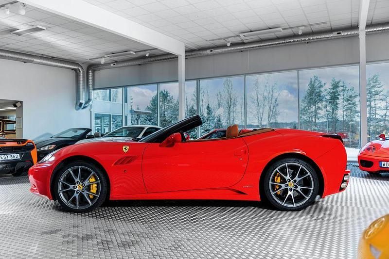 Gebraucht Ferrari California 460 PS (338 kW) 2010 Rot Cabrio