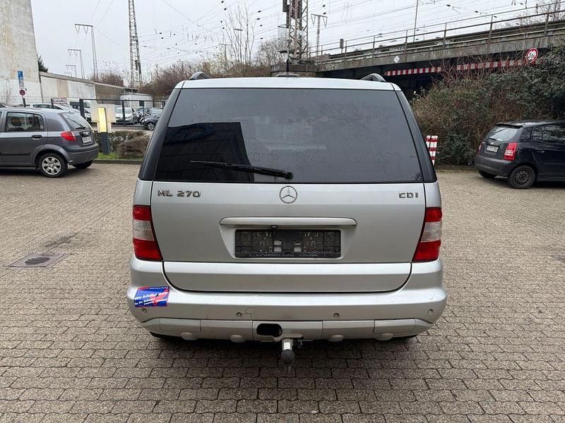 Gebraucht Mercedes ML270 163 PS (119 kW) 2003 Silber SUV