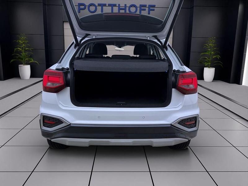 Używany Audi Q2 Advanced 116 KM (85 kW) 2024 Biały SUV