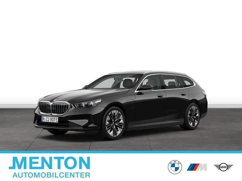 Gebraucht BMW 550e 489 PS (359 kW) 2025 Schwarz Kombi