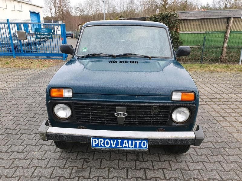 Second-hand Lada niva 82 CP (60 kW) 2010 Verde SUV