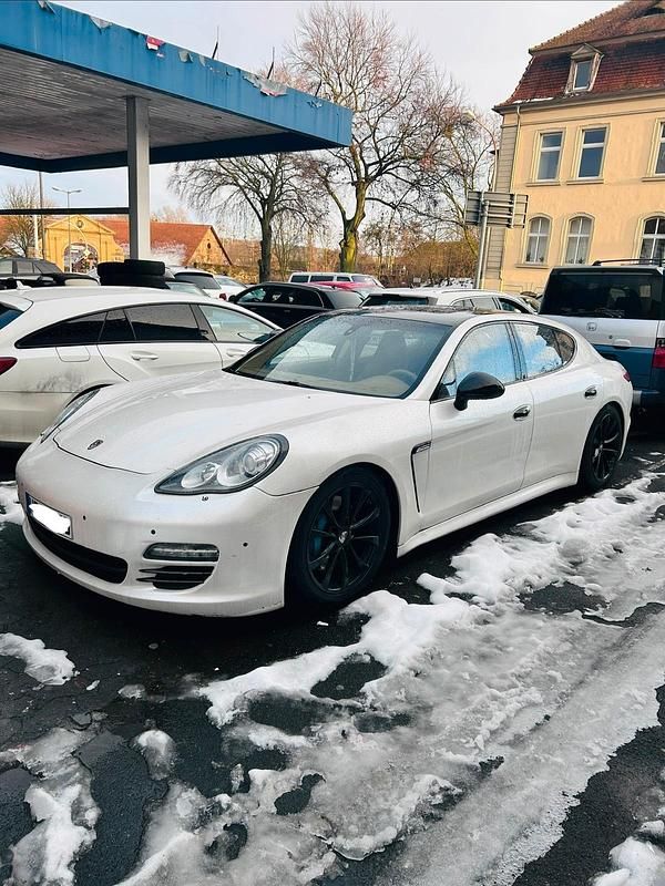 Weiß Gebraucht 2010 Porsche Panamera 4S Limousine | 17.999 € (Fairer Preis) - Bild 1/4
