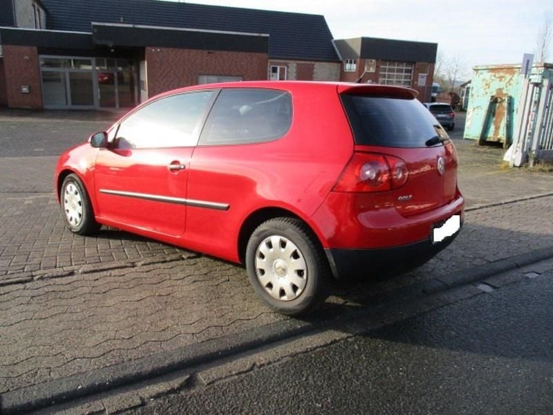 Gebraucht VW Golf IV Trendline 75 PS (55 kW) 2005 Rot Limousine