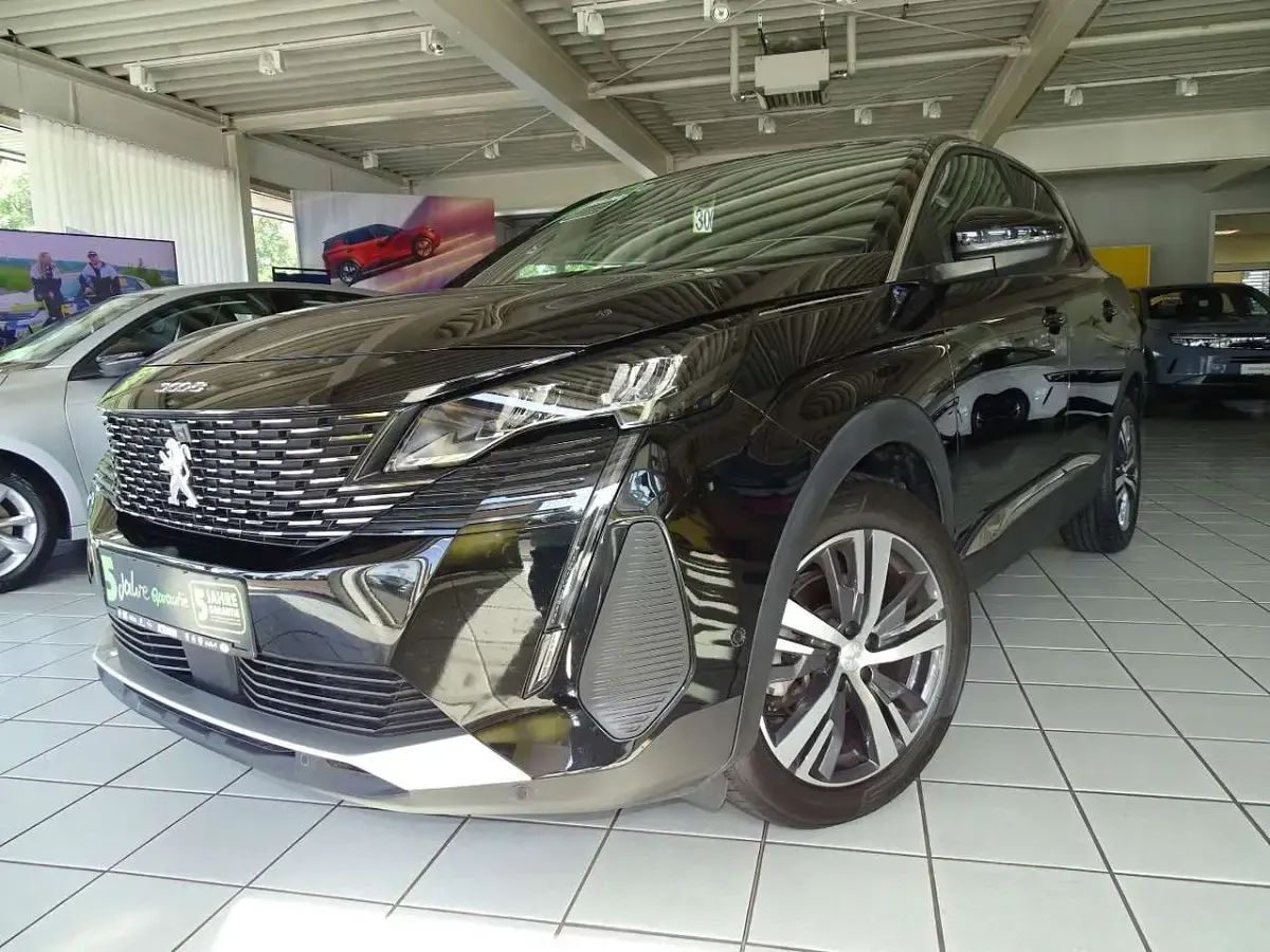 Gebraucht Peugeot 3008 Allure 131 PS (96 kW) 2024 Schwarz SUV
