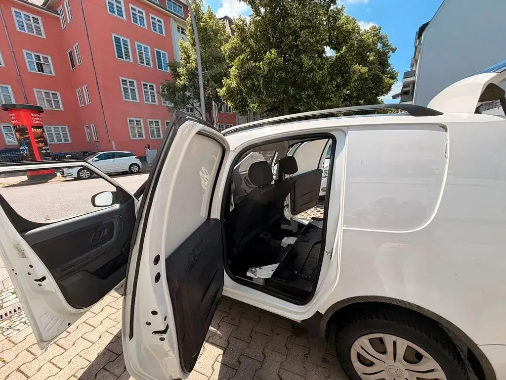 Gebraucht Skoda Roomster 69 PS (50 kW) 2007 Weiß Van / Kleinbus