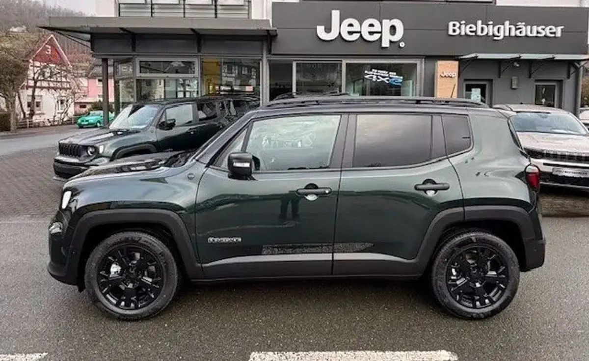 Neu Jeep Renegade North 131 PS (96 kW) 2025 Grün SUV