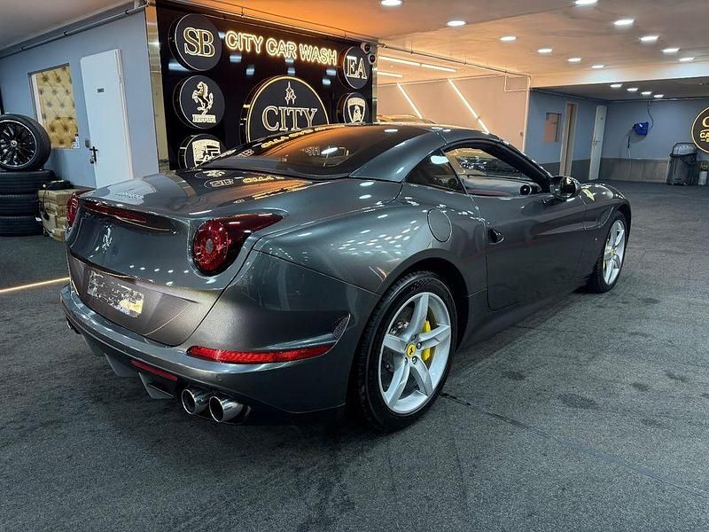Gebraucht Ferrari California 560 PS (411 kW) 2015 Grau Cabrio