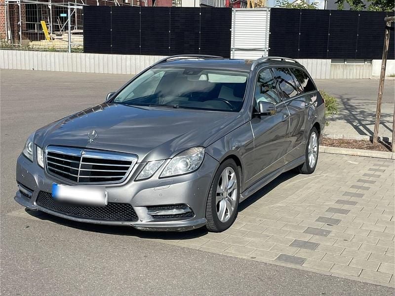 Silber Gebraucht 2012 Mercedes E350 AMG Kombi | 7.600 € (Superpreis) - Bild 1/4
