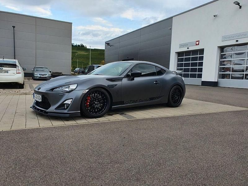 Grau Gebraucht 2016 Toyota GT86 GT | 36.500 € - Bild 1/4