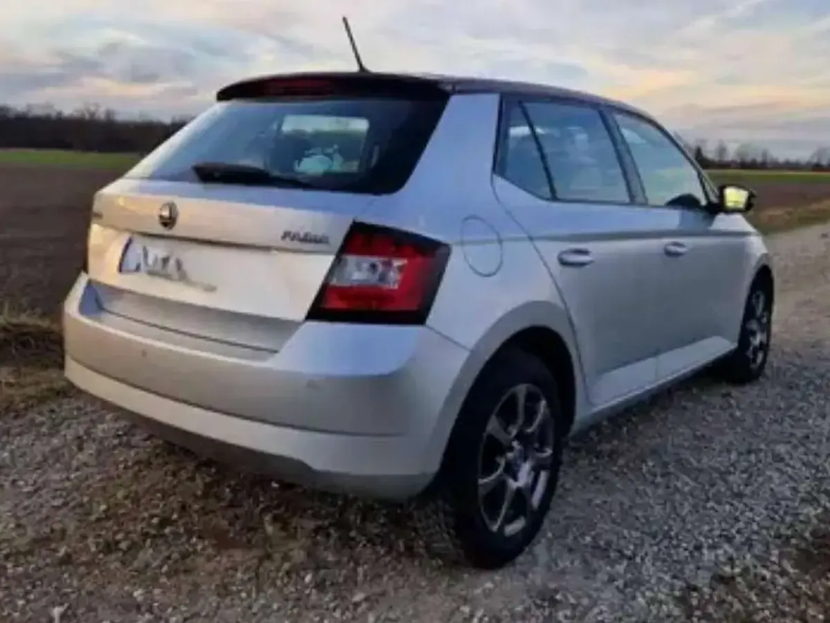 Gebraucht Skoda Fabia Style 90 PS (66 kW) 2015 Grau Limousine