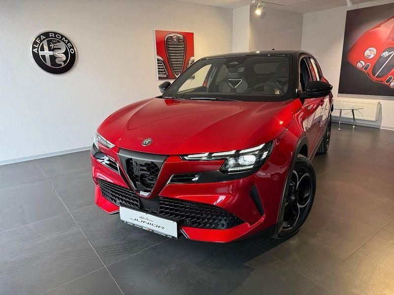 Neu Alfa Romeo Junior Edizione Speciale 136 PS (100 kW) 2026 Rot SUV