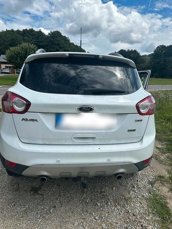 Usado Ford Kuga Titanium 163 HP (119 kW) 2011 Branco SUV