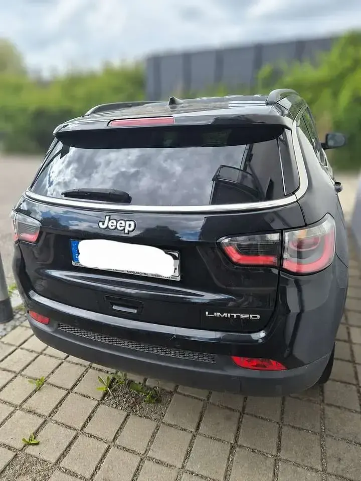 Gebraucht Jeep Compass Limited 140 PS (102 kW) 2020 Schwarz SUV