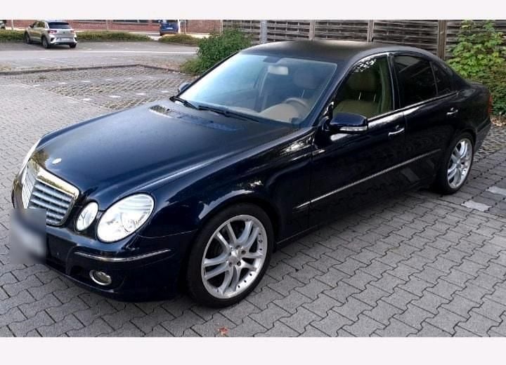 Blau Gebraucht 2008 Mercedes E280 Limousine | 5.500 € (Superpreis) - Bild 1/4