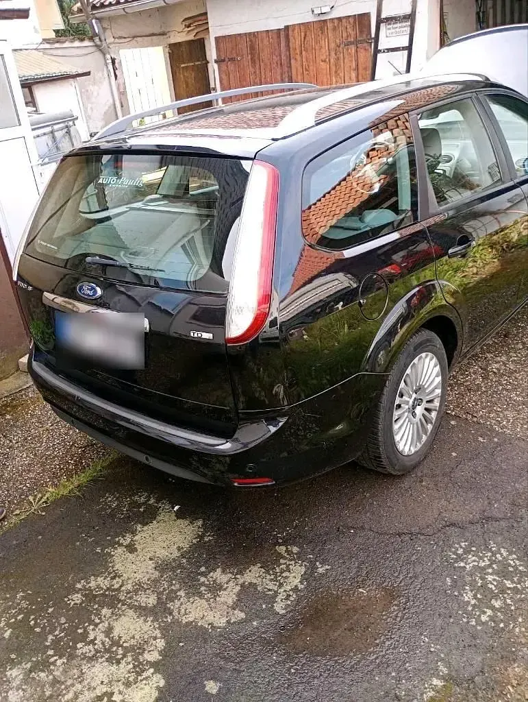 Usata Ford Focus 109 CV (80 kW) 2008 Nero Station wagon