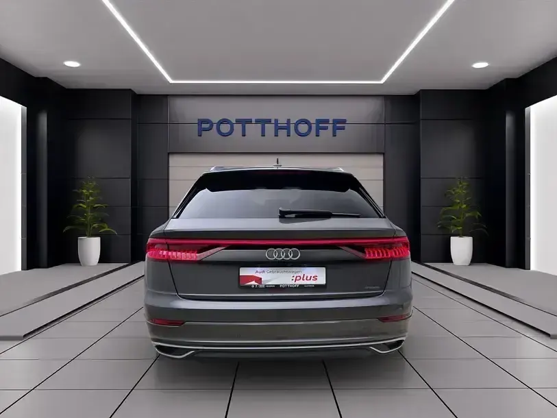Gebraucht Audi Q8 S-Line 286 PS (210 kW) 2023 Samuraigrau metallic SUV