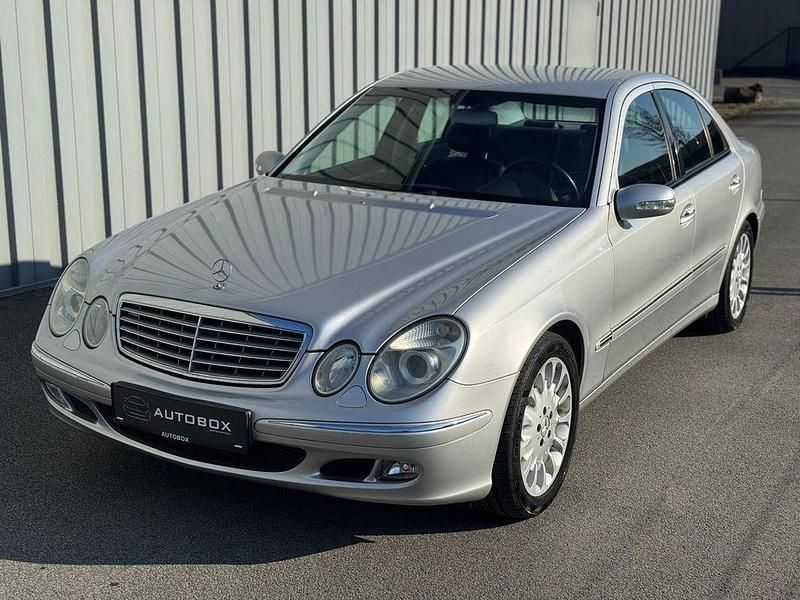 Gebraucht Mercedes E500 306 PS (225 kW) 2010 Silber Limousine
