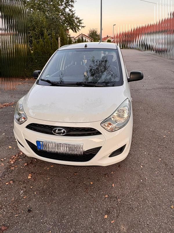 Weiß Gebraucht 2013 Hyundai i10 Kleinwagen | 1.800 € (Guter Preis) - Bild 1/4
