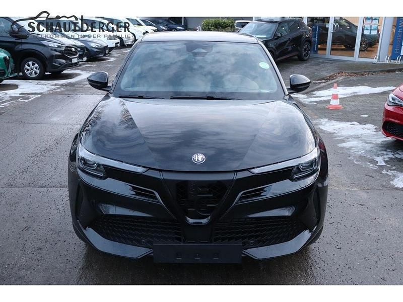 Neu Alfa Romeo Junior Edizione Speciale 114 kW (156 PS) 2026 Nero tortona SUV