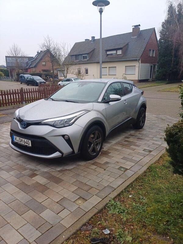 Grau Gebraucht 2023 Toyota C-HR SUV | 22.999 € (Superpreis) - Bild 1/4