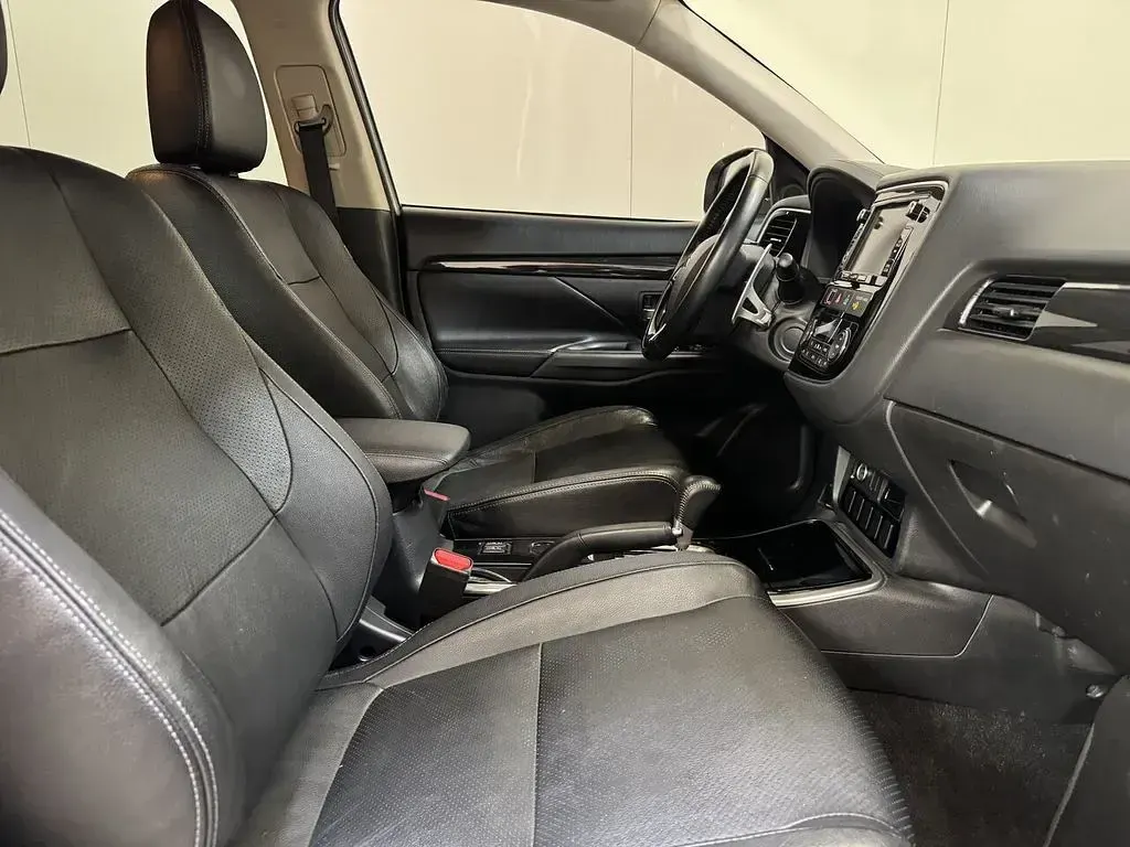 Gebraucht Mitsubishi Outlander Top 150 PS (110 kW) 2018 Weiß SUV