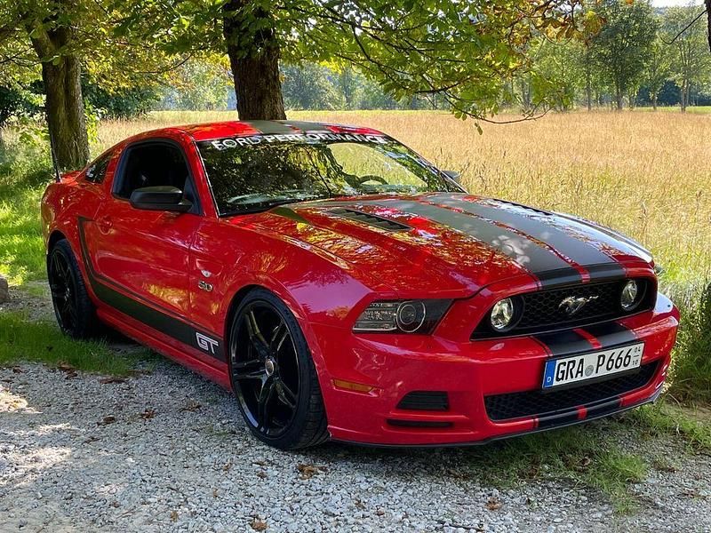 Gebraucht Ford Mustang GT 424 PS (311 kW) 2014 Rot