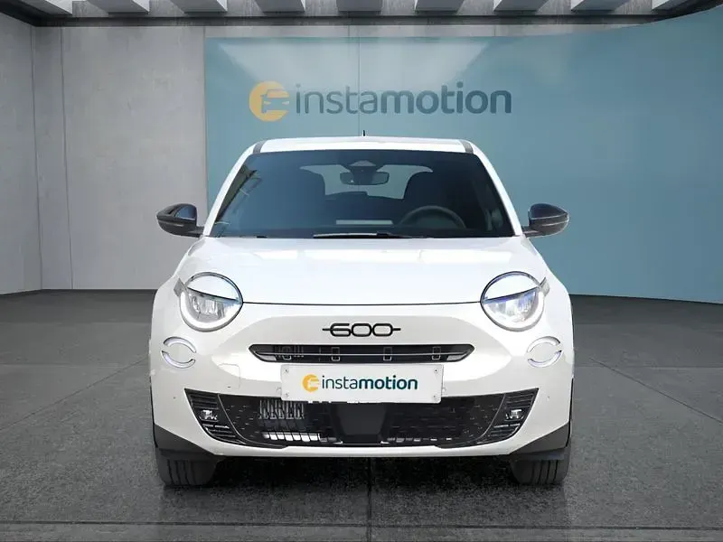 Neu Fiat 600 145 PS (106 kW) 2026 Beige SUV
