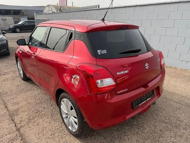Gebraucht Suzuki Swift Comfort 90 PS (66 kW) 2018 Rot Kleinwagen