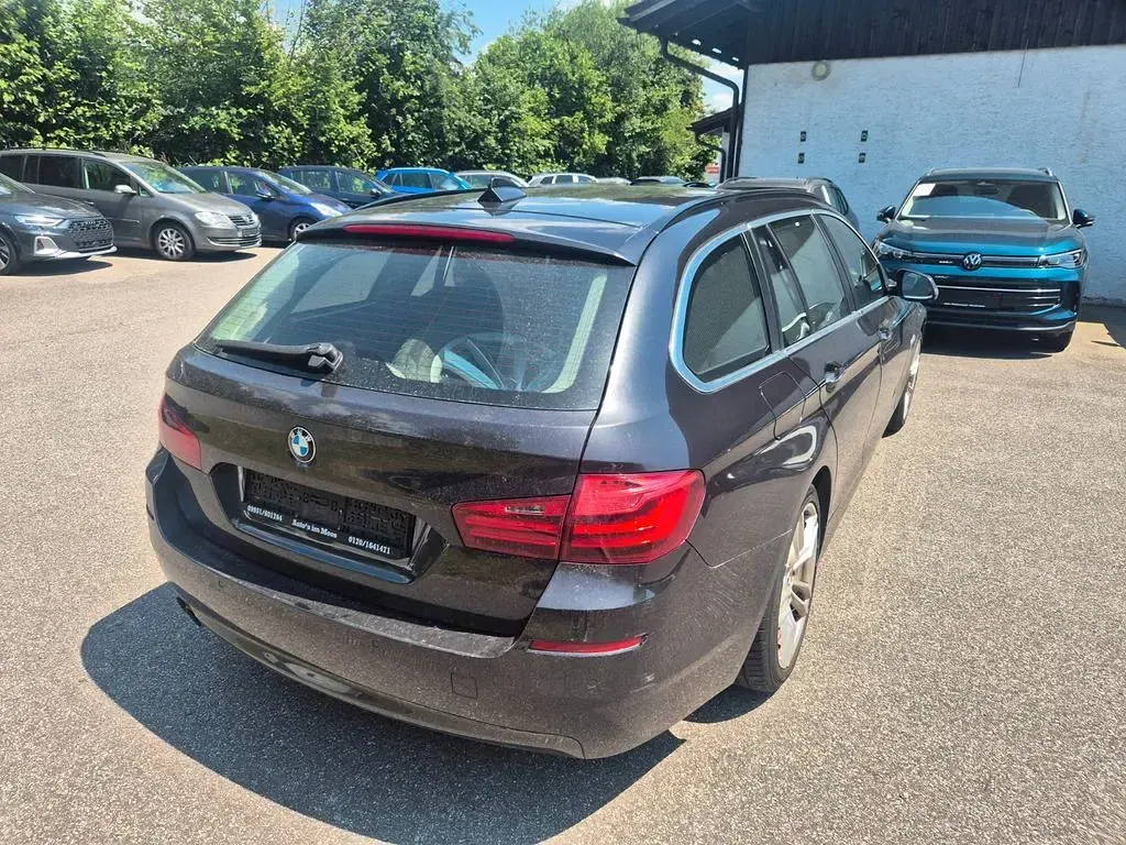 Gebraucht BMW 520 190 PS (139 kW) 2016 Grau Kombi